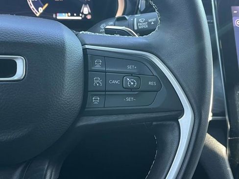 Used 2022 Jeep Grand Cherokee L Limited w/ Luxury Tech Group II image 30