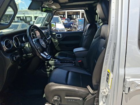 Used 2022 Jeep Wrangler Unlimited Sahara AWD/4WD image 27