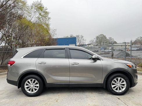 Used 2018 Kia Sorento L image 5