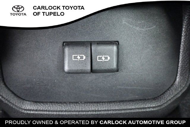 Used 2023 Toyota Highlander LE AWD/4WD image 21
