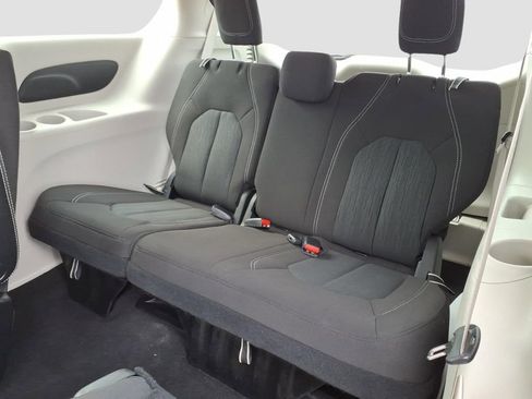 Used 2022 Chrysler Voyager LX FWD image 24
