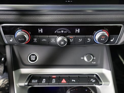 Used 2025 Audi Q3 2.0T Premium Plus w/ Premium Plus Package image 6