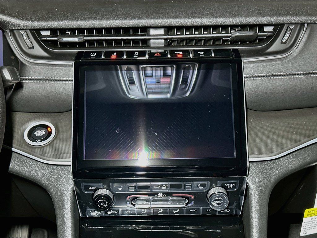 New 2027 Jeep Grand Cherokee 4WD image 8