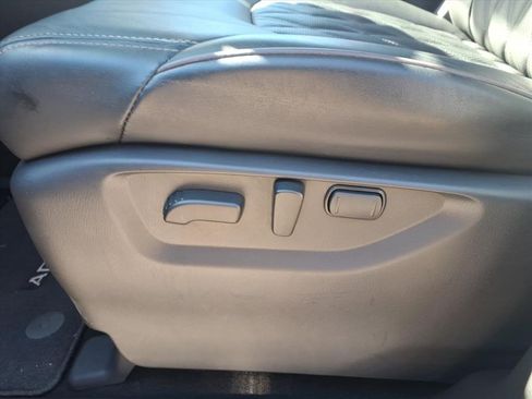 Used 2024 Nissan Armada Platinum w/ Captain's Chairs Package image 12