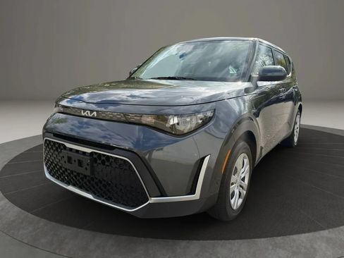 Used 2024 Kia Soul LX FWD image 1