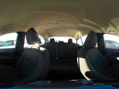 Used 2025 Toyota Corolla LE image 42