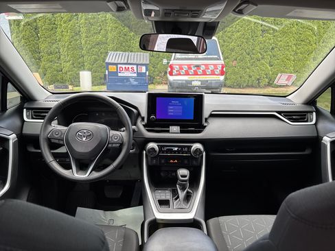 Certified 2023 Toyota RAV4 XLE w/ Convenience Package AWD/4WD image 15