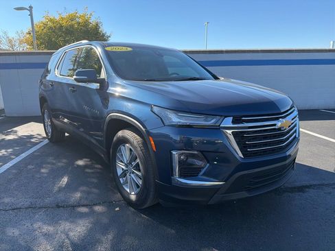 Used 2023 Chevrolet Traverse LT image 7
