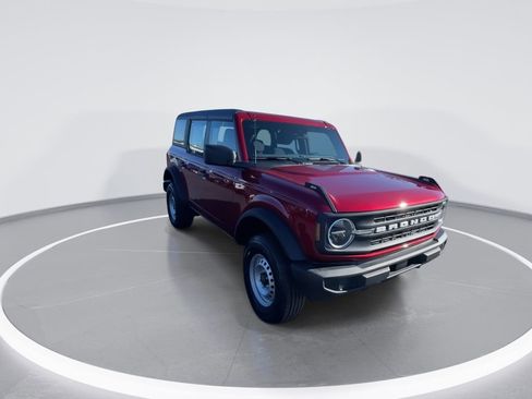 New 2025 Ford Bronco 4-Door image 2