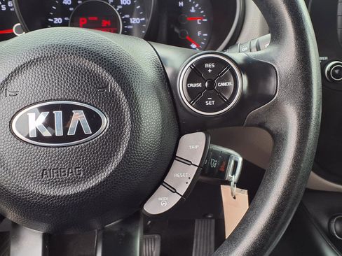 Used 2014 Kia Soul FWD image 6