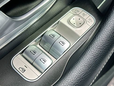 Used 2024 Mercedes-Benz GLE 450e GLE 450e Plug-In Hybrid Sport image 19