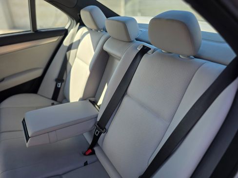 Used 2014 Mercedes-Benz C 250 Sport image 17