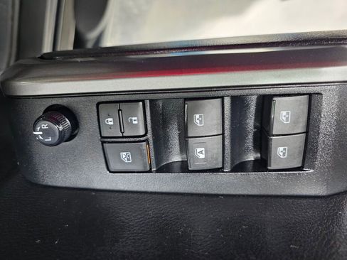 Used 2021 Toyota Tacoma SR5 w/ Technology Package image 27