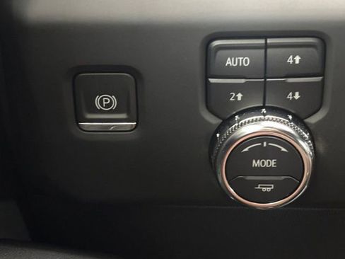 Used 2024 GMC Sierra 1500 AT4 w/ Technology Package AWD/4WD image 32