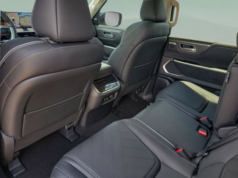 Used 2026 INFINITI QX80 Luxe w/ Cargo Package AWD/4WD image 22