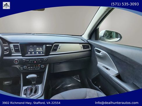 Used 2018 Kia Niro LX FWD image 27