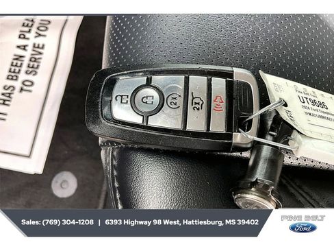 Used 2024 Ford Expedition XLT image 9