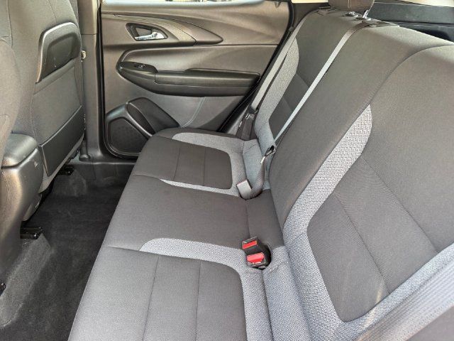 Used 2025 Chevrolet TrailBlazer LT FWD image 25