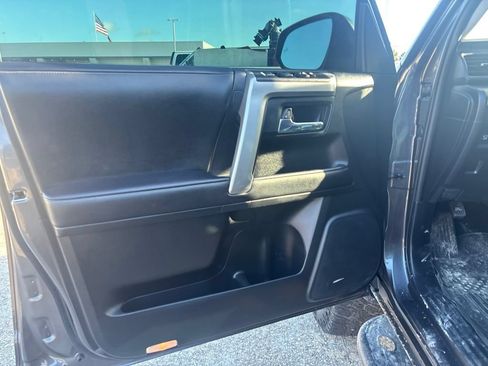 Used 2022 Toyota 4Runner SR5 Premium AWD/4WD image 10