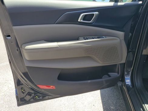 New 2026 Kia Carnival LX FWD image 8