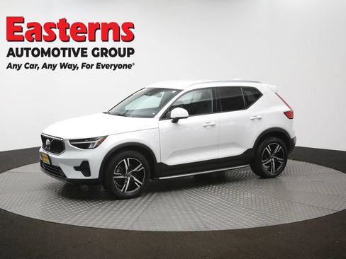 Used 2023 Volvo XC40 B5 Core AWD/4WD image 58
