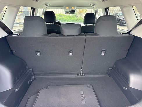 Used 2025 Kia Soul LX w/ LX Technology Package FWD image 8