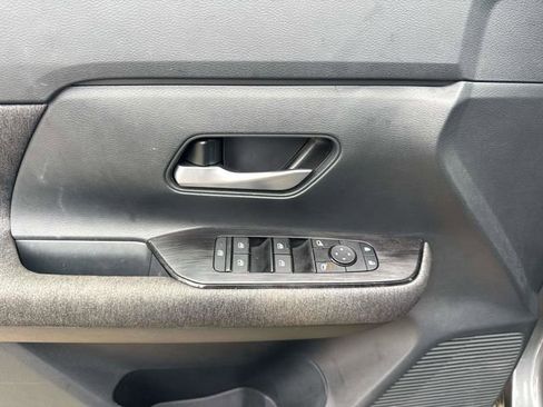 Used 2025 Nissan Kicks SV w/ Charging Package image 25