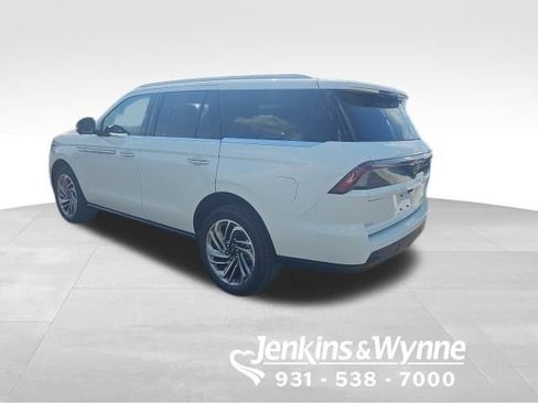 New 2025 Lincoln Navigator Reserve image 2