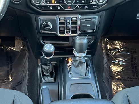 Used 2021 Jeep Wrangler Unlimited Sport image 21