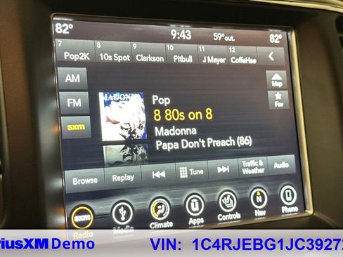 Used 2018 Jeep Grand Cherokee Limited image 36