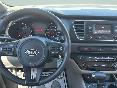 Used 2018 Kia Sedona L FWD image 20