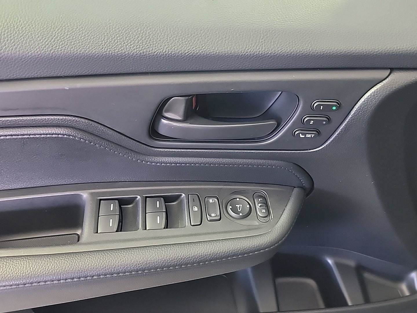 Certified 2025 Honda Odyssey EX-L image 40