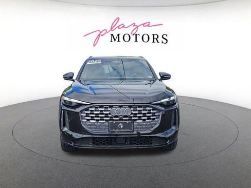 Used 2025 Audi Q5 Premium w/ Convenience Package AWD/4WD image 2