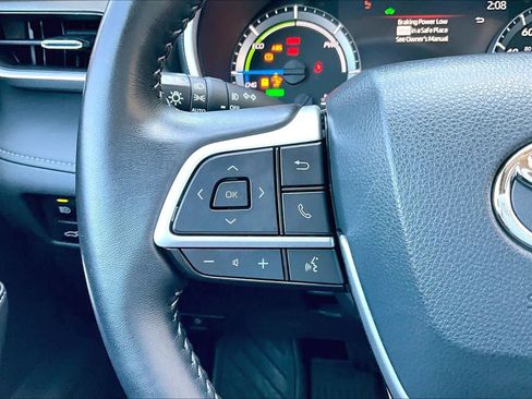 Used 2023 Toyota Highlander XLE AWD/4WD image 24