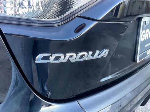 Used 2025 Toyota Corolla SE image 30