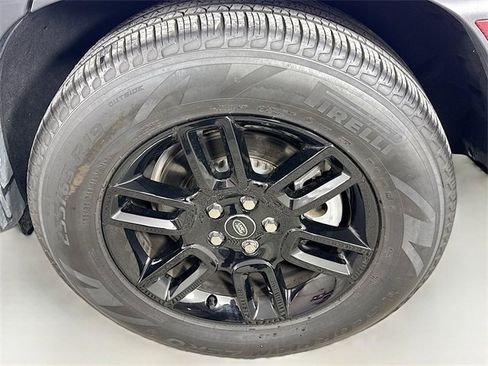 Used 2025 Land Rover Defender 110 S image 33