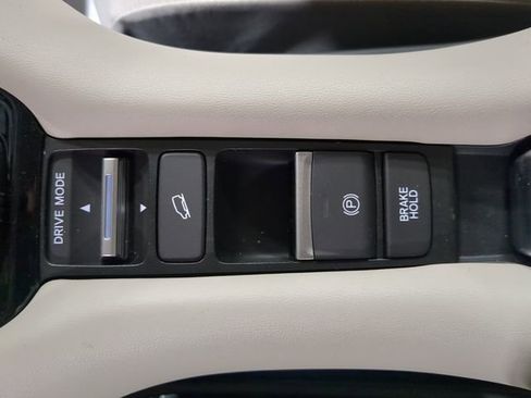 New 2025 Honda HR-V LX image 34