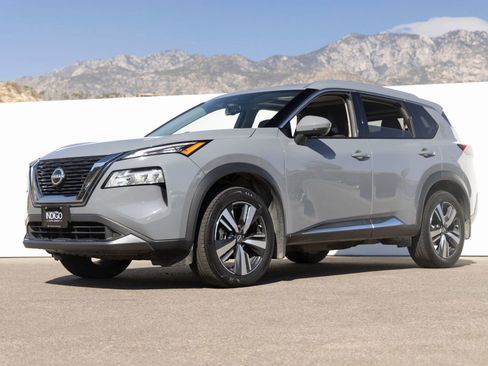 Used 2023 Nissan Rogue SL FWD image 1