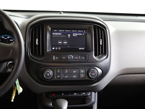 Used 2022 Chevrolet Colorado W/T AWD/4WD image 12