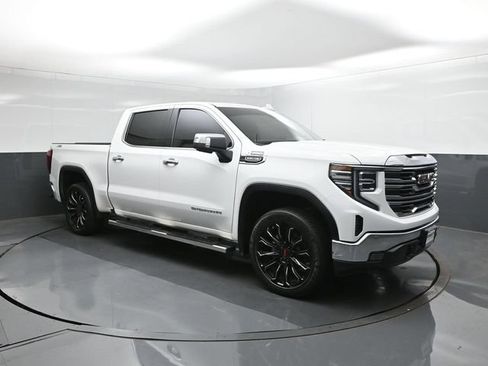 Used 2023 GMC Sierra 1500 SLT w/ X31 Off-Road Package AWD/4WD image 26
