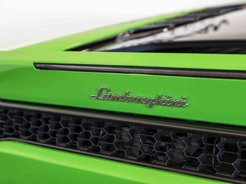 Used 2015 Lamborghini Huracan LP 610-4 AWD/4WD image 32