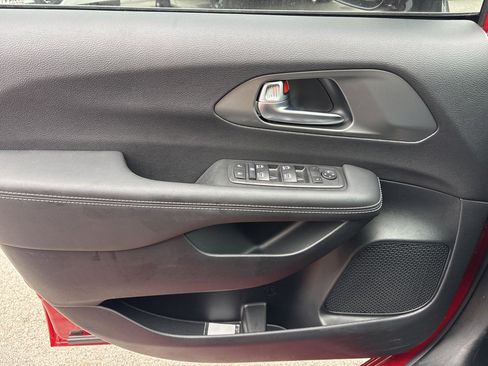 New 2026 Chrysler Voyager LX image 20