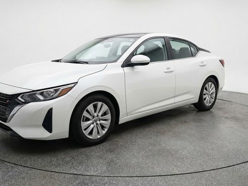 Used 2025 Nissan Sentra S image 3
