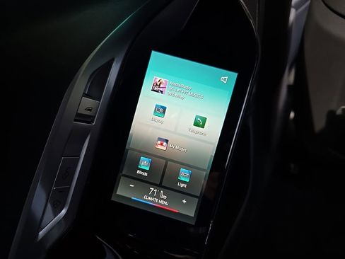 Used 2024 BMW 740i xDrive image 51