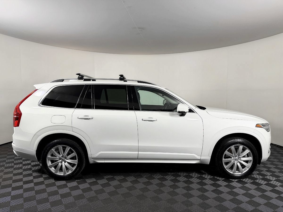 Used 2018 Volvo XC90 T6 Momentum w/ Momentum Plus Package AWD/4WD image 7