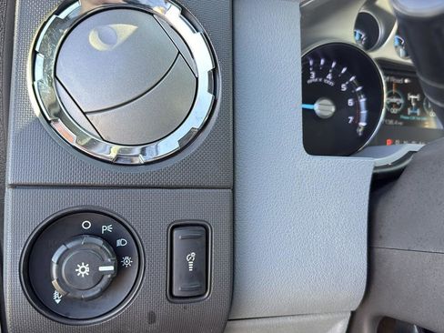 Used 2015 Ford F250 XLT w/ XLT Premium Package image 17