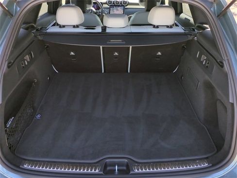 Used 2025 Mercedes-Benz GLC 300 4MATIC image 13