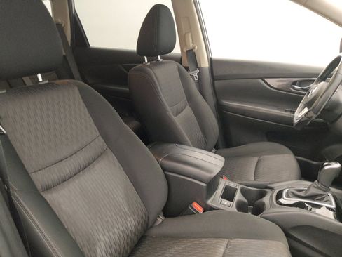 Used 2020 Nissan Rogue SV FWD image 21