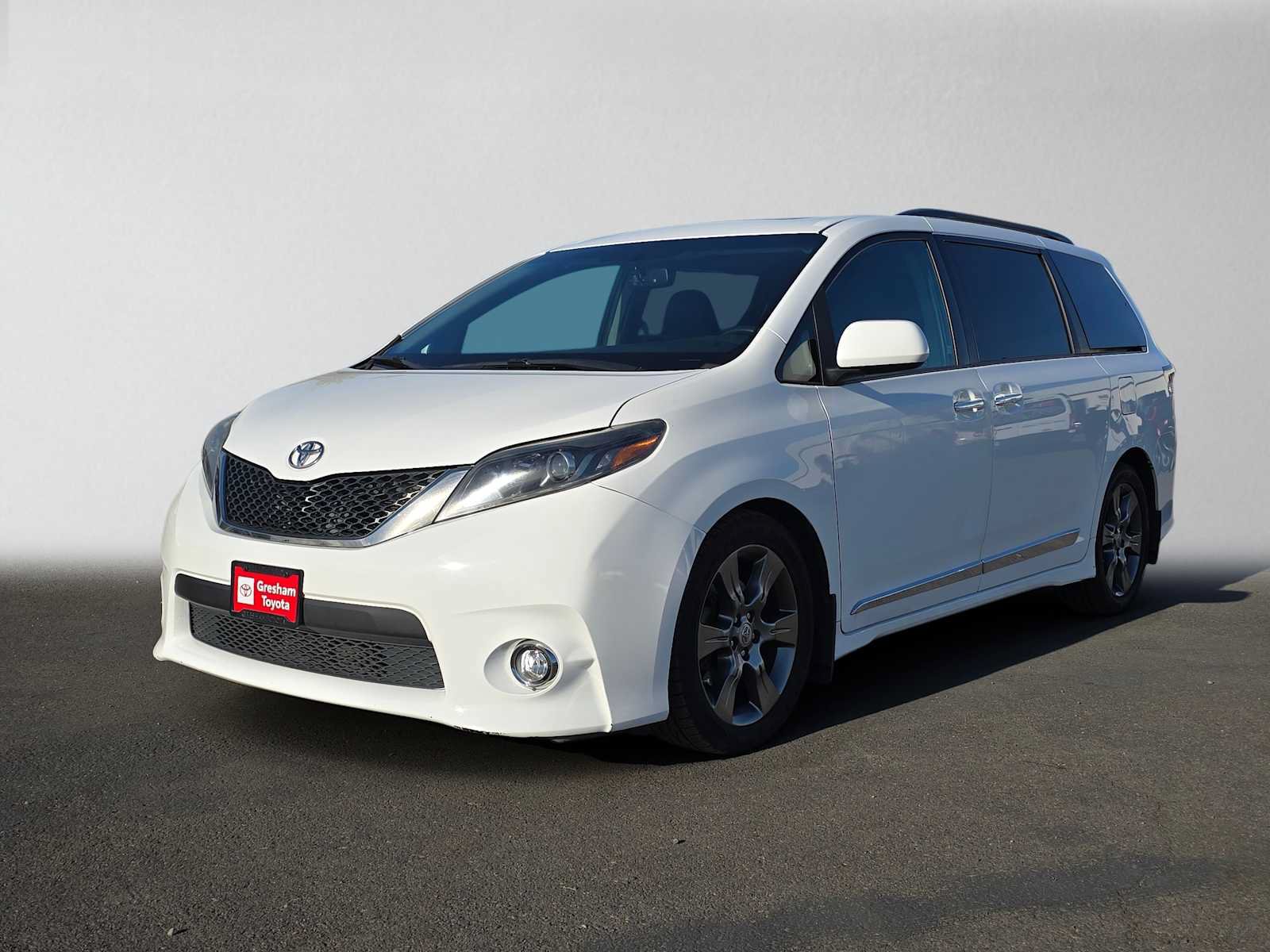 Used 2016 Toyota Sienna SE w/ SE Preferred Package FWD image 8