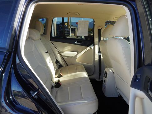 Used 2017 Volkswagen Tiguan S image 26